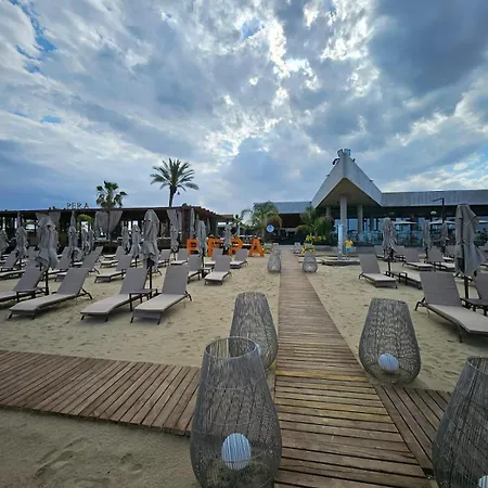 Grand Sapphire Casino & 24 Iskele Apartmán