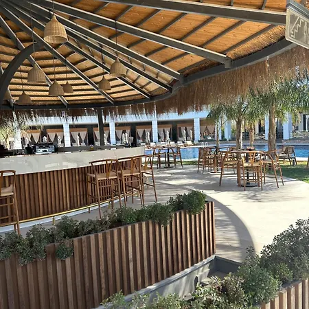 Grand Sapphire Casino & 24 Iskele Apartament *